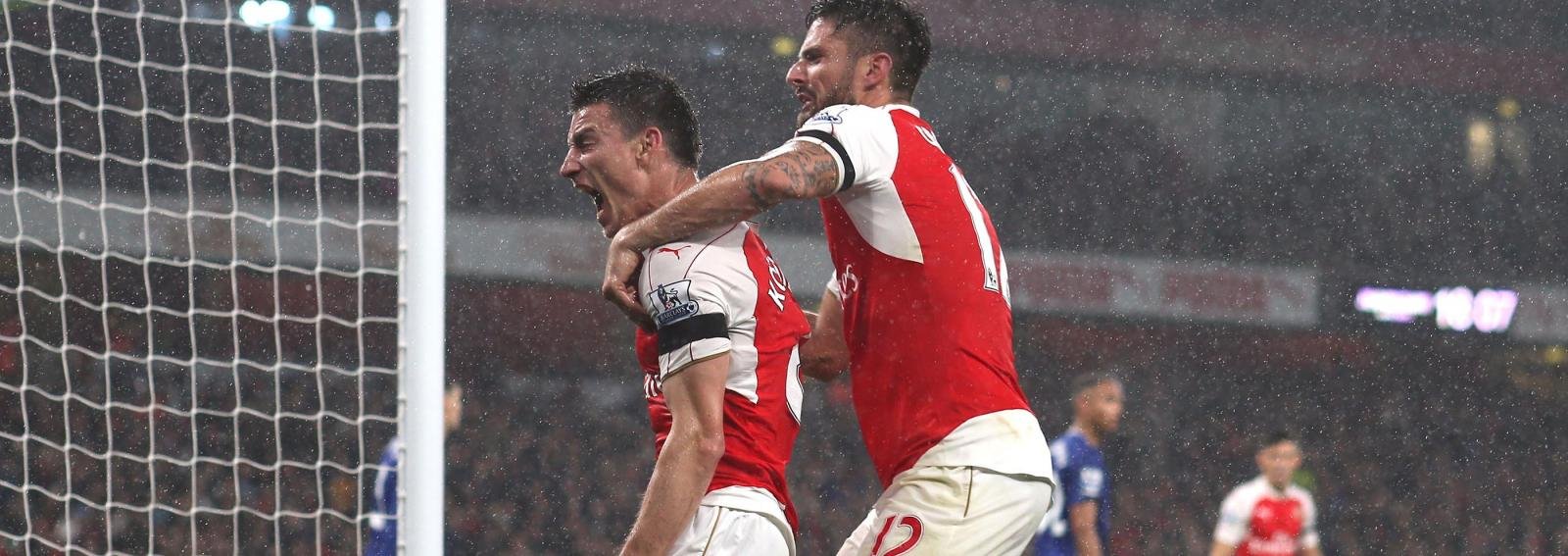 Round-up: Arsenal go joint top after Manchester derby ends in drab draw