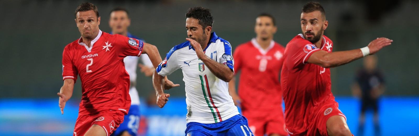 Leicester launch £8m offer for 13-goal Italy international striker