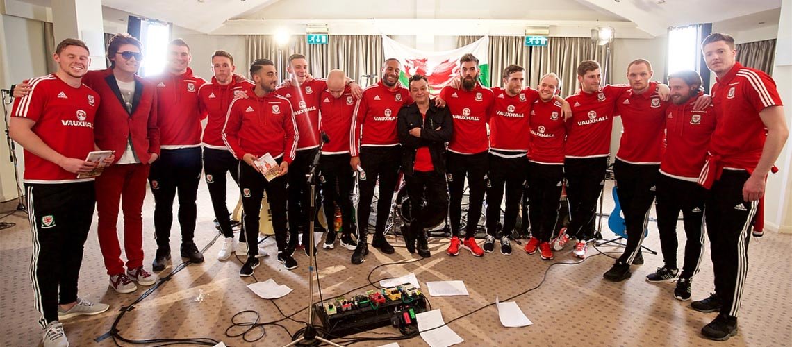 Manic Street Preachers to release official Wales EURO 2016 song in May