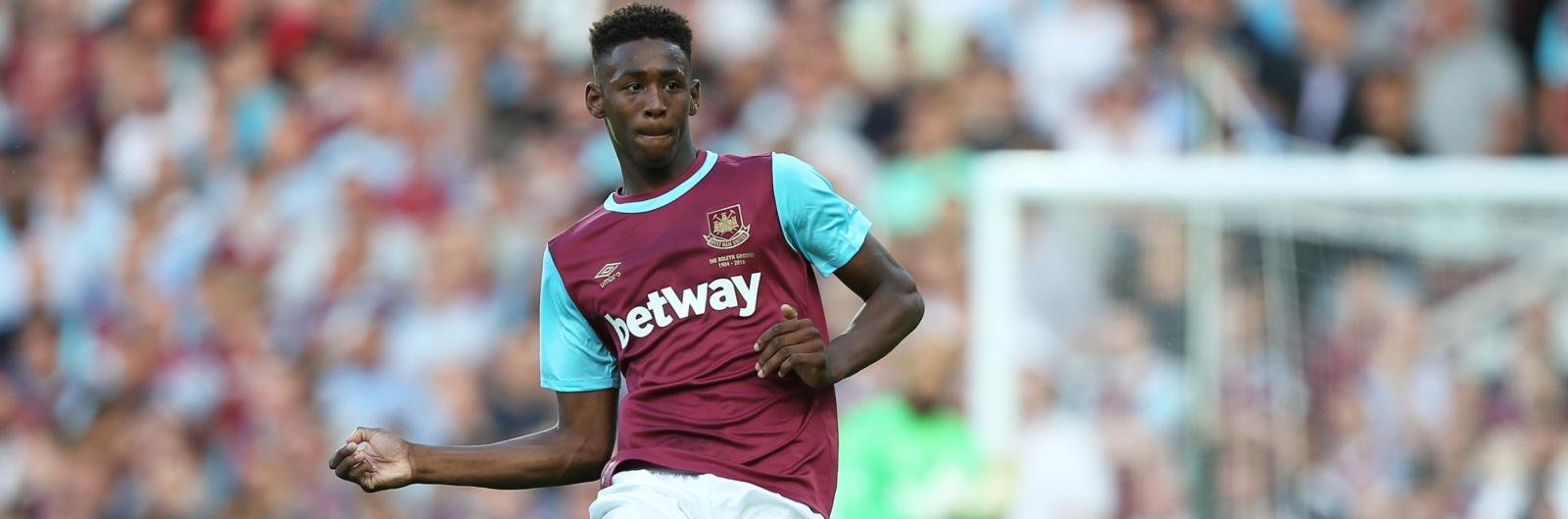 Manchester United offer £10m for Liverpool target and West Ham United youngster