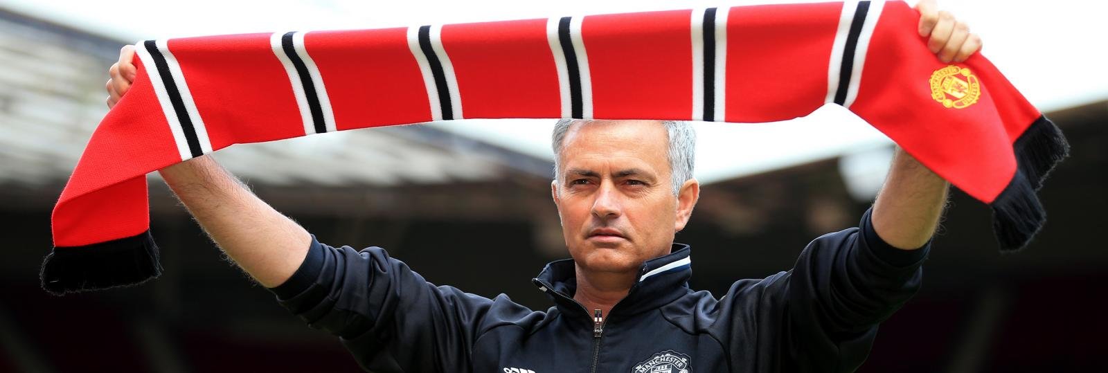 Manchester United ahead of Manchester City in £30m race for 19-year-old forward