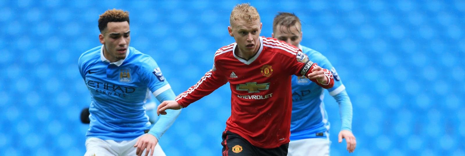 Manchester United sell 21-year-old midfielder to Premier League rivals