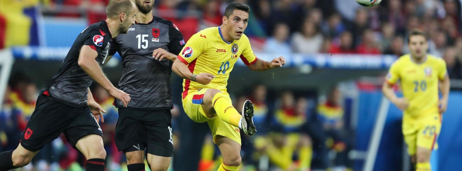 Chelsea line up £6m move for 23-year-old Romania international