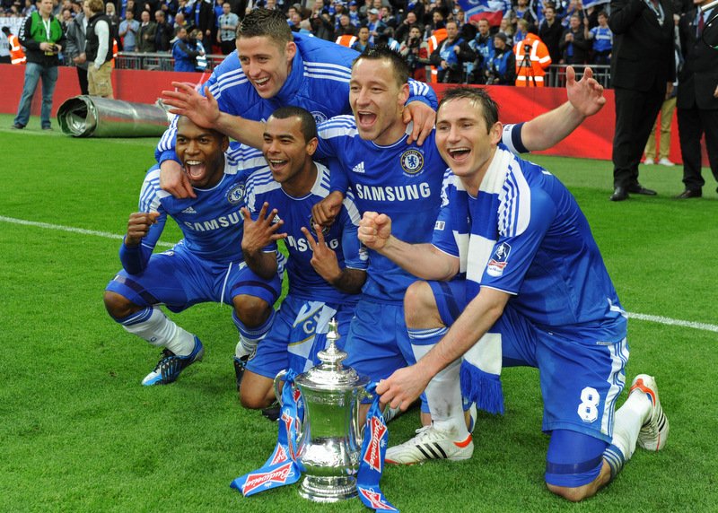 05/05/2012. FA Cup Final. Chelsea v Liverpool. Daniel Sturrudge, Gary Cahill, Ashley Cole, John Terry and Frank Lampard celebrate with the FA Cup. Photo: Steve Bardens.