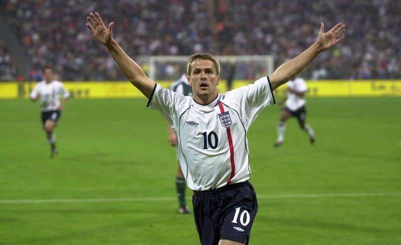 01/09/2001 Germany v England.  Munich.  World Cup Qualifier.  Michael Owen celebrates after scoring equalising goal.