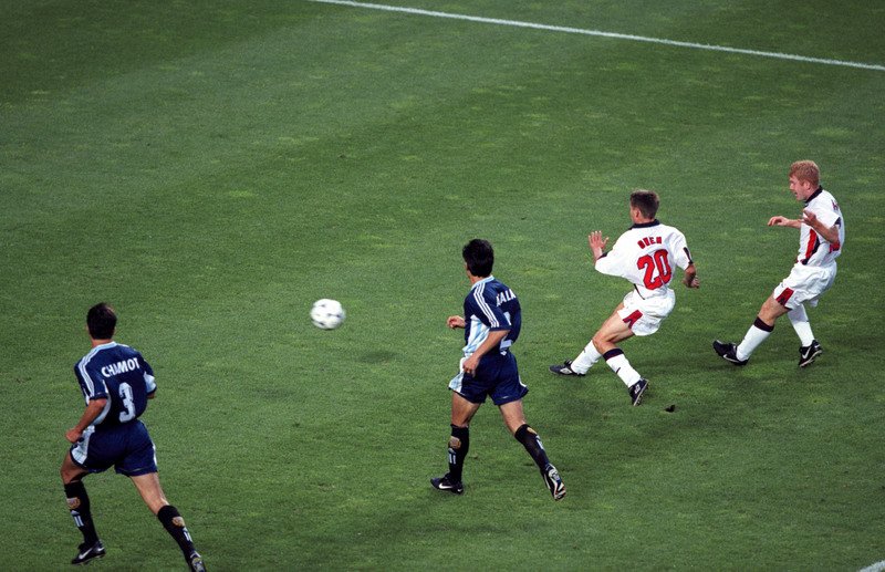 30 June 1998 Fifa World Cup - England v Argentina - Michael Owen (20) scores a wonder goal for England watched by Paul Scholes (far right)