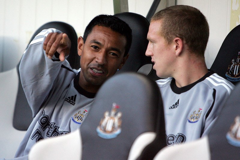 24/08/2006 UEFA Cup Football - Newcastle United v FK Ventspils. Newcastle Utd's Nolberto Solano chats to Peter Ramage in the dug-out before the game against FK Ventspils. Photo: Matt Roberts/Offside