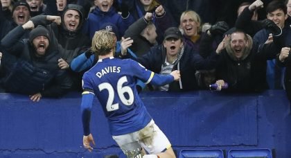 Everton fans react as midfielder signs deal