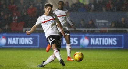 Chelsea forward Lucas Piazon suffers broken jaw whilst on loan at Fulham