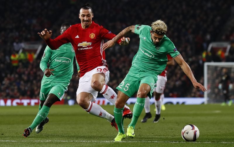 Manchester United and West Ham United battling to sign Saint Etienne’s Kevin Malcuit
