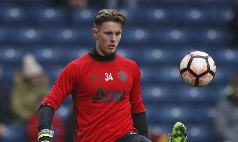 Manchester United face dilemma with Dean Henderson loan at Sheffield United which could cost them £60million