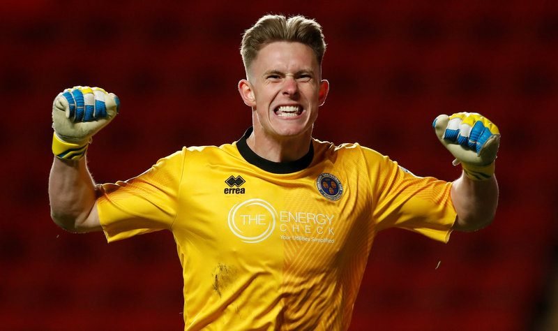 Arsenal and Chelsea target Dean Henderson set to sign new two-year deal at Manchester United