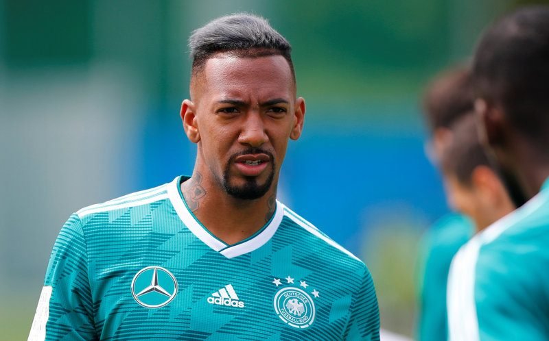 Manchester United could snap up Bayern Munich centre-half Jérôme Boateng for £43m