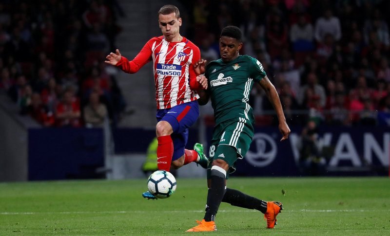 Manchester City weighing up January offer for Real Betis’ £54m full-back Júnior Firpo