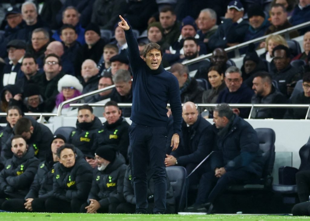 Ex-Chelsea manager interested in succeeding Conte as Spurs boss thumbnail