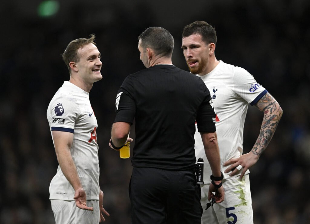 Spurs to block January exits for two midfielders thumbnail